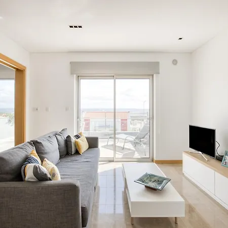 In Salir Do Porto With Pool, Cleaning Included Holiday home *